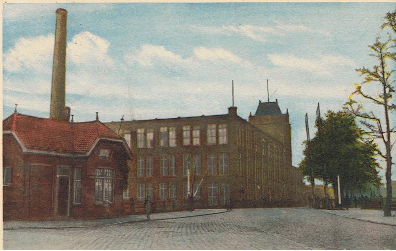 Haaksbergerstraat 99 kiosk bij overweg en 147 fabriek Jannink.jpg