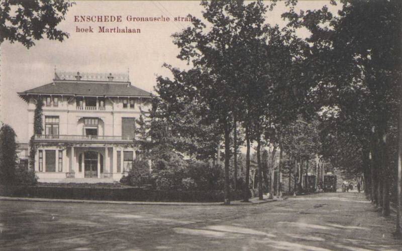 Gronausestraat 129 hoek Marthalaan villa Ravenhorst.jpg