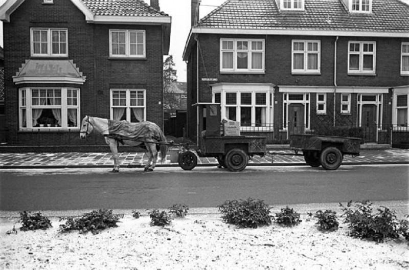 Boddenkampsingel 17 paard en wagen 1977.jpg