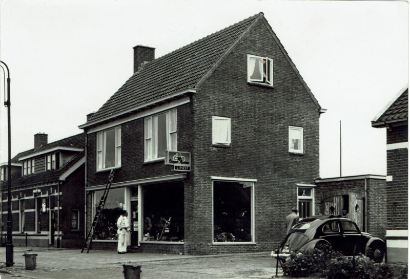 Olieslagweg 47 winkel Piest.jpg