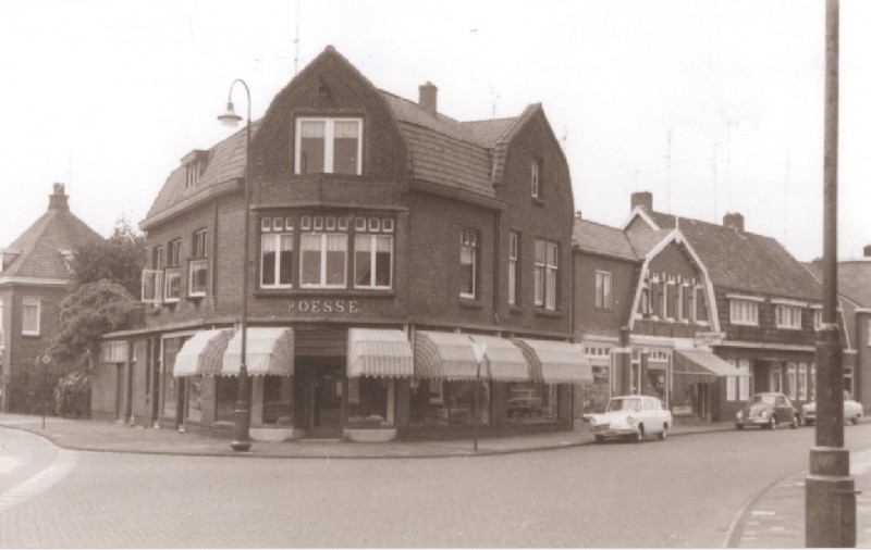 Pathmossingel 172 hoek Zwedeweg Hoekpand winkel Poesse 1967.jpg