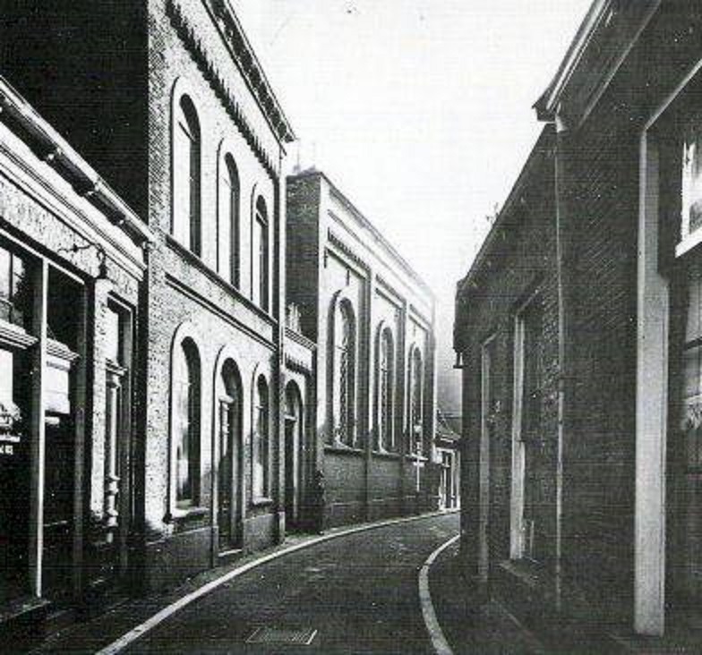 Stadsgravenstraat 67 en  69 synagoge 1926.jpg