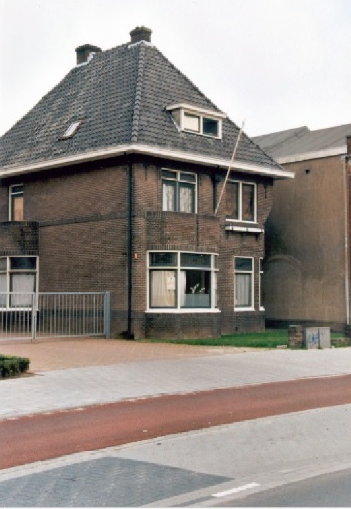 Hengelosestraat 84 Een pand dat op de nominatie stond om gesloopt te worden omstreeks mei 2007..jpg