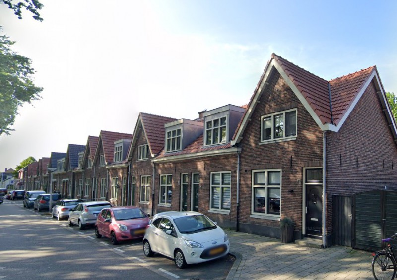 G.J. van Heekstraat vanaf de ijssalon.jpg