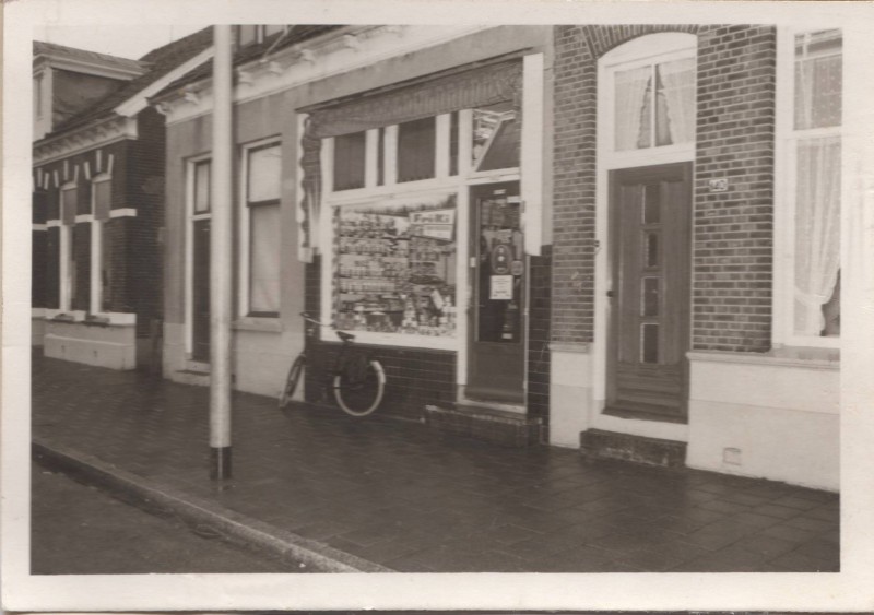 Deurningerstraat 142 Slagerij H.H. Reef 1955.jpg