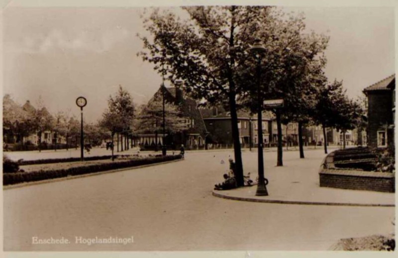 Hogelandsingel 59-63 hoek Padangstraat 1954.jpg
