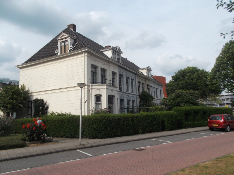 Emmastraat 2-8.JPG