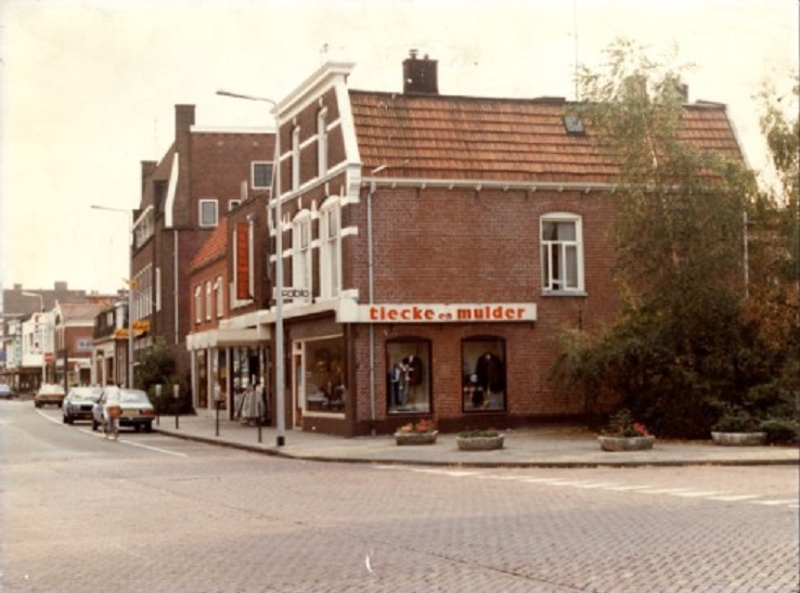 Deurningerstraat 39 Tiecke en Mulder eind jaren 70.jpg