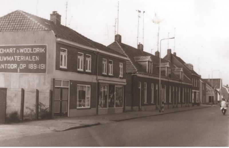 Deurningerstraat 153-155 foto 1967.jpg