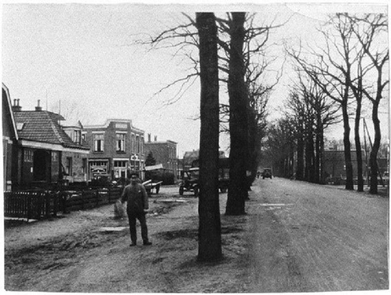 Hengelosestraat 239 links Arubastraat 1930.jpg