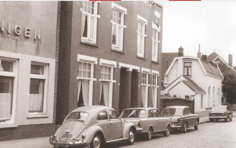 Waldeckstraat 29-33 woningen en ververij stomerij wasserij Roeloffzen & Co. 1967.jpg