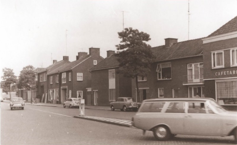 Spelbergsweg 2 woningen en cafetaria 1967.jpg