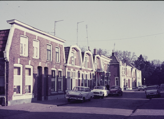 Wagelerstraat 3-21 Woningen gezien vanuit de Hengelosestraat 3-3-1969.jpeg