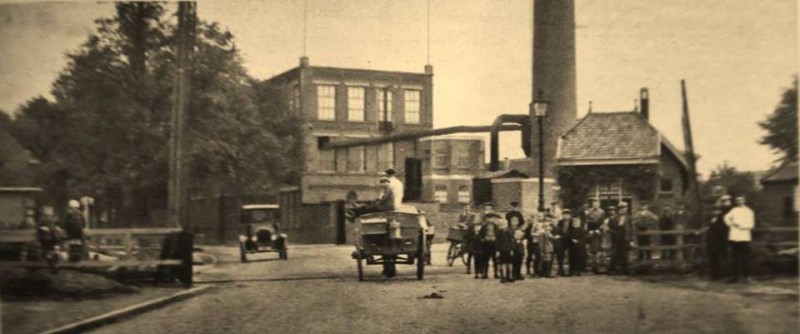 Haaksbergerstraat 97 met Serphos in 1927..jpg