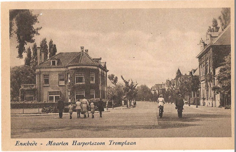 M.H. Tromplaan 1 e.v. hoek Nijverheidstraat.jpg