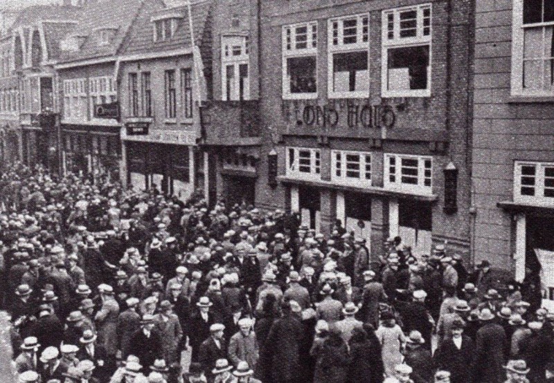 Oldenzaalsestraat 17-19 Stakers voor Ons Huis 1931.jpg