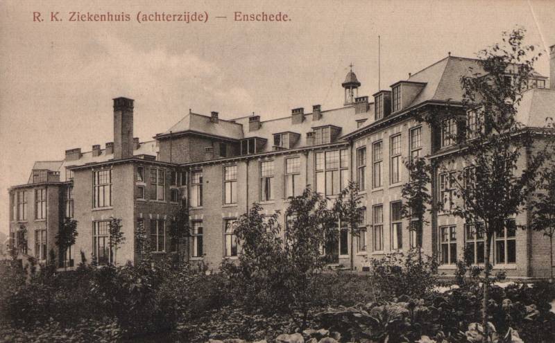 De Ruyterplein 1 R. K. Ziekenhuis St. Joseph achterkant aan de Emmastraat.jpg