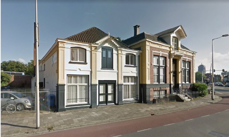 Oldenzaalsestraat 110-112 rechts vroeger woonhuis Chr. Janssen.jpg