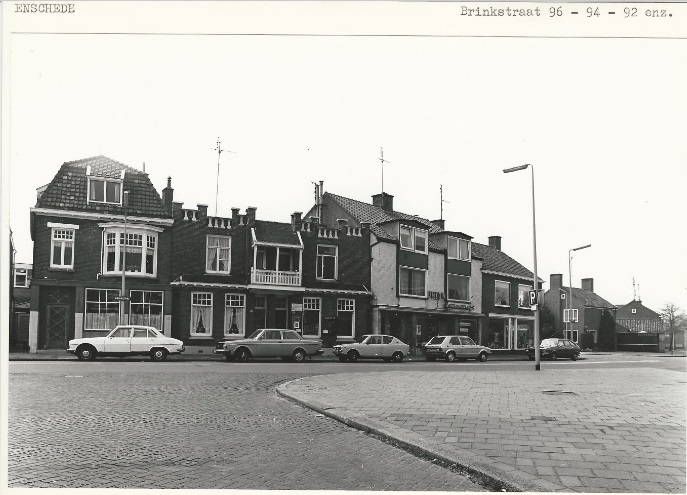 Brinkstraat 92-96 Zicht vanuit de Rietmolenstraat 8-5-1980.jpg