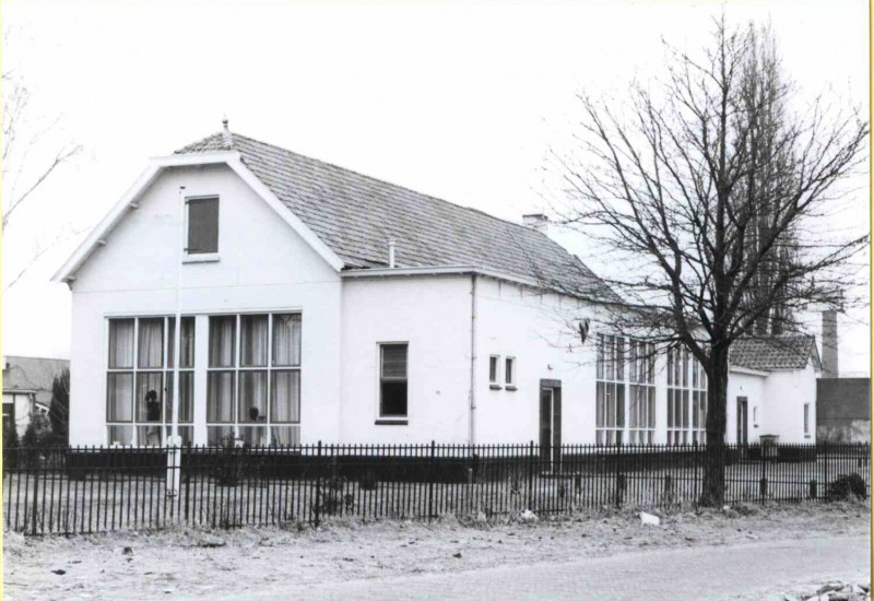 Poolmansweg 36 Dr.A. van Voorthuysenschool. Voorheen Het Sloepje, dependance van lom-school De Ark. 1986.jpg