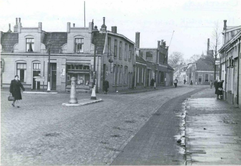 Kuipersdijk 2-14 hoek Beltstraat 139 brandweerkazerne. jan. 1944.jpg