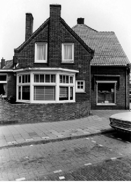 Willem de Clercqstraat 18 Woon-winkelhuis, zijgevel 1983.jpg