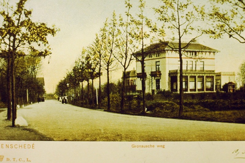 Gronausestraat 129 vroeger Gronauseweg 129 villa Ravenhorst.JPG