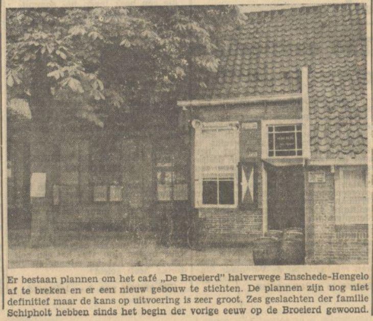 Hengelosestraat 725 cafe De Broeierd fam. Schipholt krantenfoto 1951.JPG