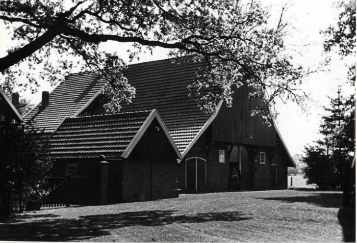 Veenstraat 309-311 later Heutinkstraat 309-311 Erve het Heutink. 1950.jpg