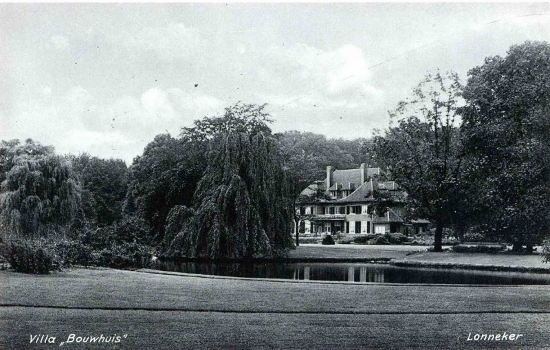 Oldenzaalsestraat 569 Villa Bouwhuis met park 1930..jpg