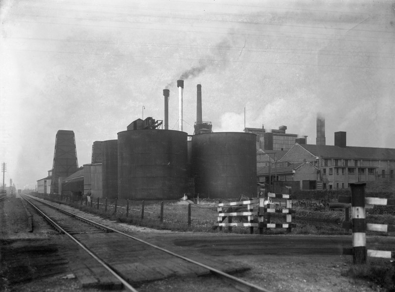 Oude Deldenerweg Boekelo  Koninklijke Nederlandsche Zoutindustrie aan de spoorlijn Neede-Hengelo..jpg