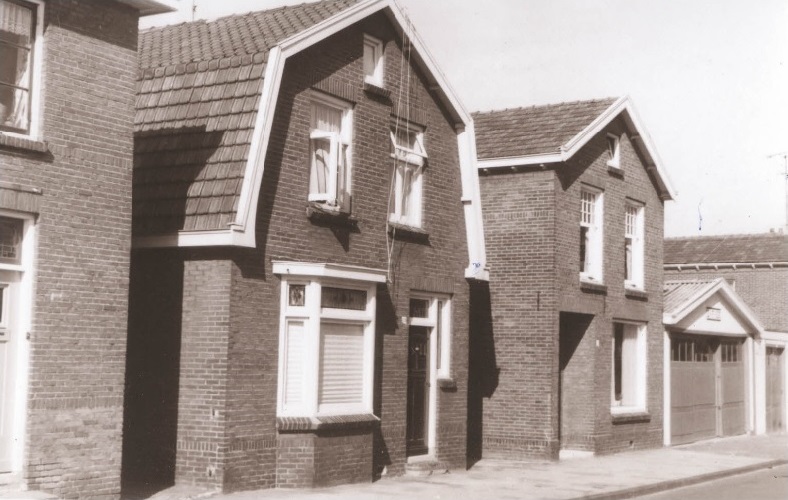 Oostveenweg 22-24 woningen 1967.jpg