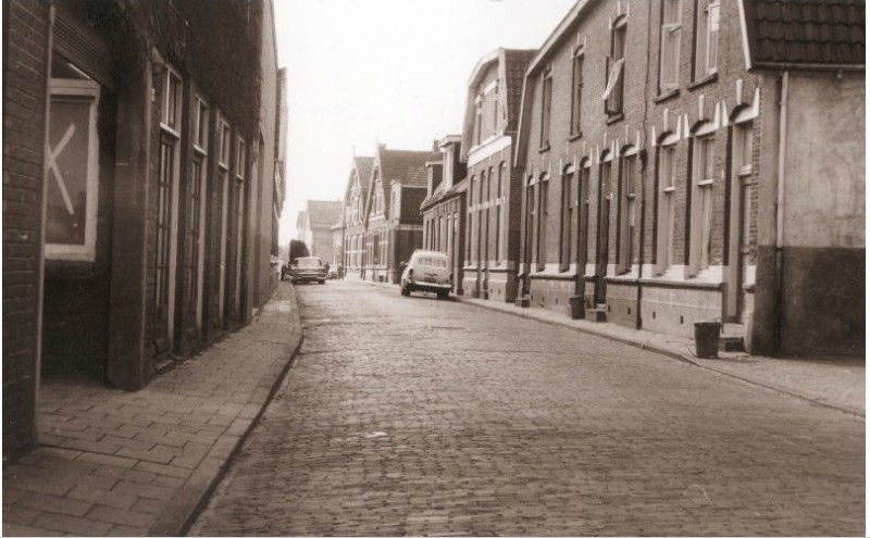 Hessenweg woningen, gezien vanaf de Espoortstraat 1967.jpg