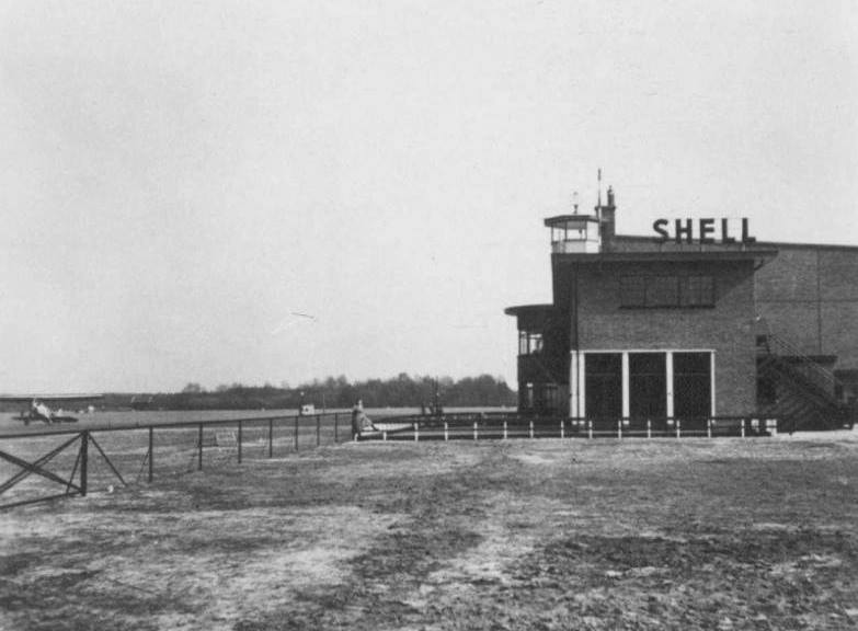 vliegveld twente hangar Shell.jpg