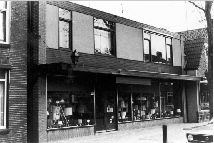Atjehstraat 11 Lampenwinkel Assink.jpg