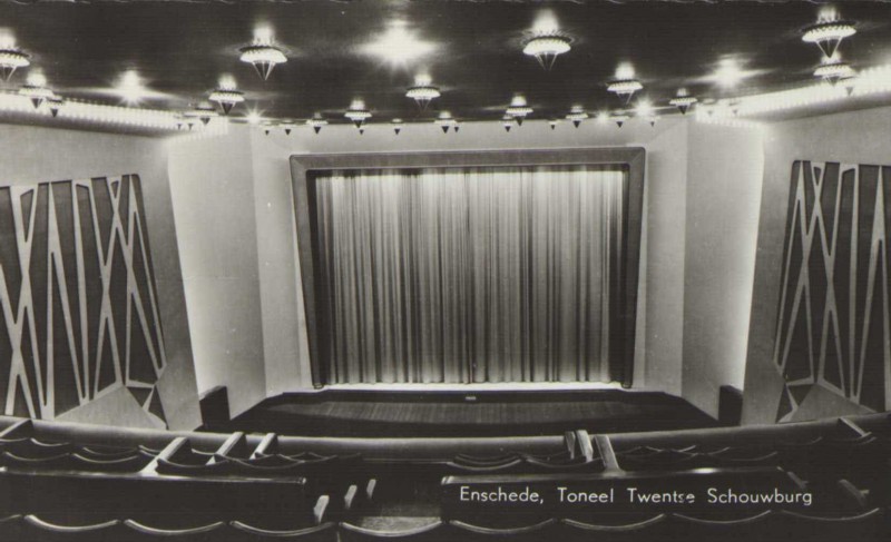 Langestraat 49 Twentse schouwburg toneel. 1958.jpg