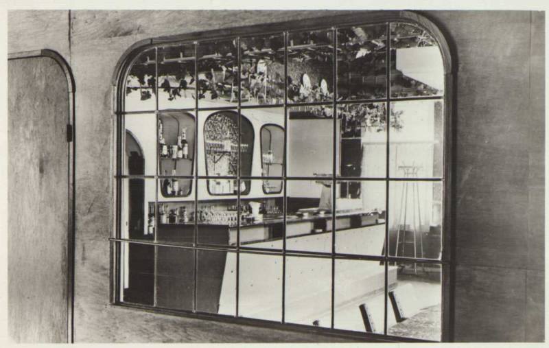 Hengelosestraat 347 Wiener cafe. interieur.jpg