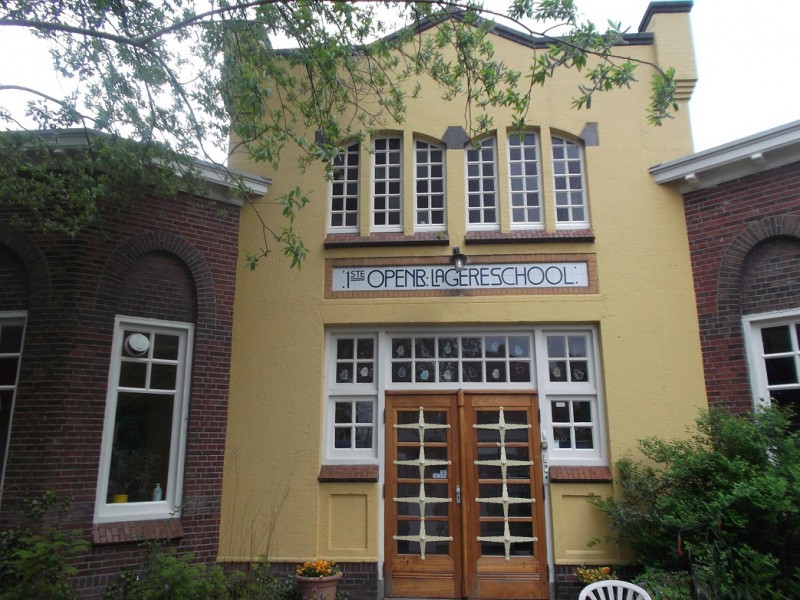 Borstelweg 29 Volksparksingel Volksparkschool ingang.JPG