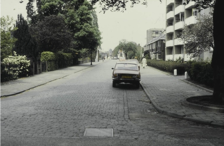 Kneedweg 12-28 rechts Kruising met de Espoortstraat.jpg