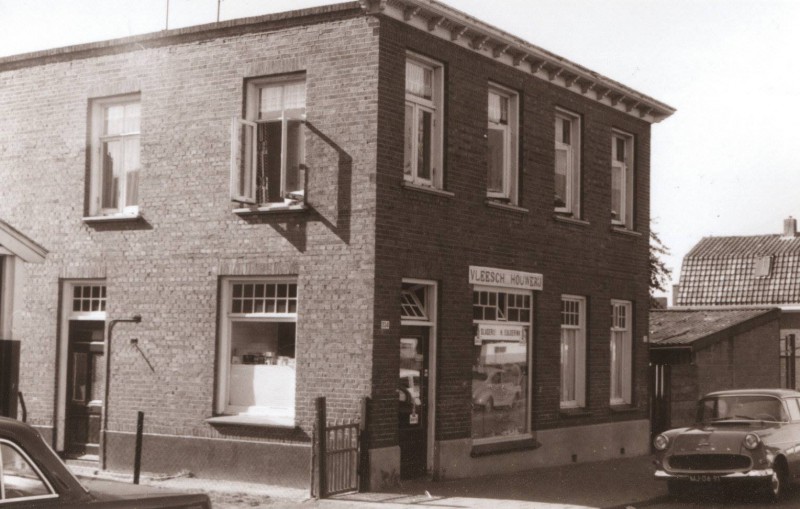 Lage Bothofstraat 334 slagerij H. Eulderink 1967.jpg