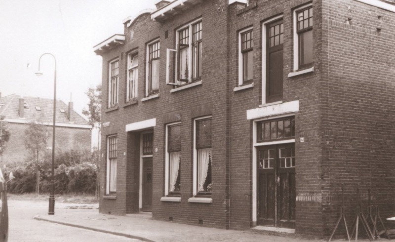 hoge bothofstraat 44-46 hoek Hoog en Droog huis van G.J. Mulstege.jpg