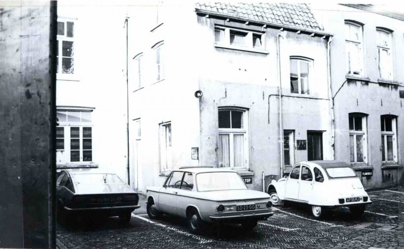 Beltstraat 1 Binnenplaats links van het Belthoes (1975.jpg