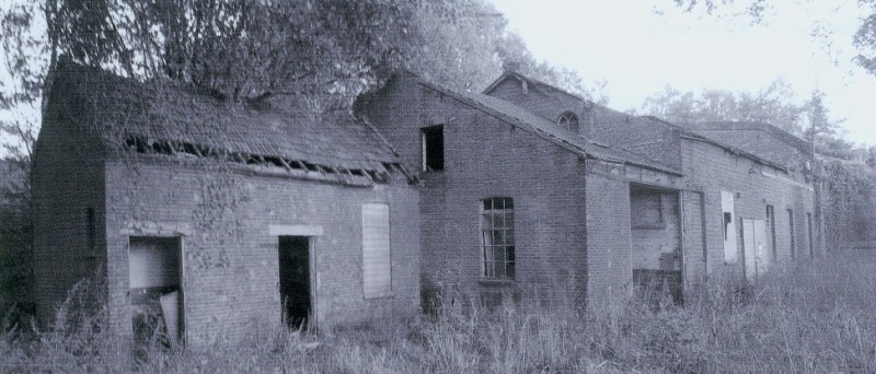 Arendsweg 122 Turfstrooiselfabriek Gabriëls in buurtschap Broekheurne jan. 2008.jpg