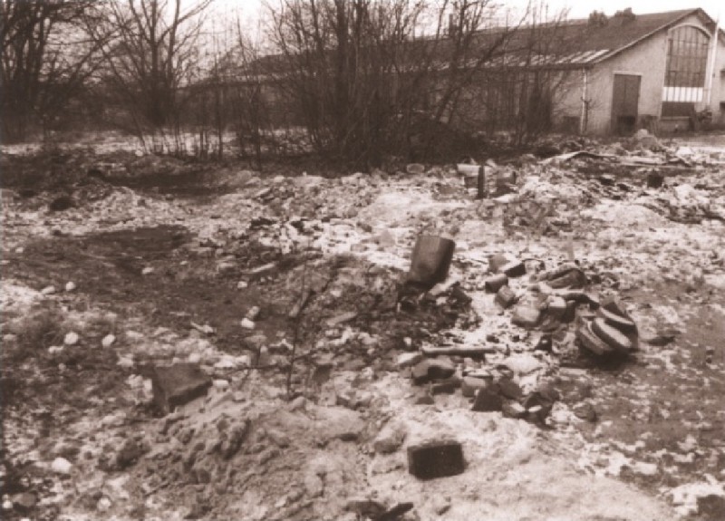 Cromhoffsbleekweg Braakliggend terrein vervuild met puin 1967.jpg