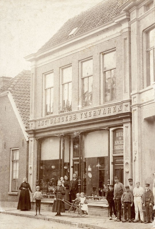haverstraat 38 Sanders IJzerwaren 1886.jpg