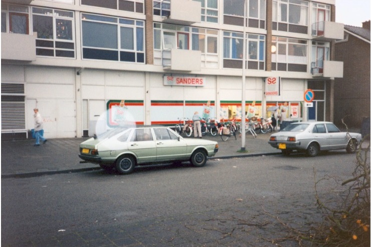 Jan Vermeerstraat 15 Supermarkt Sanders.jpg