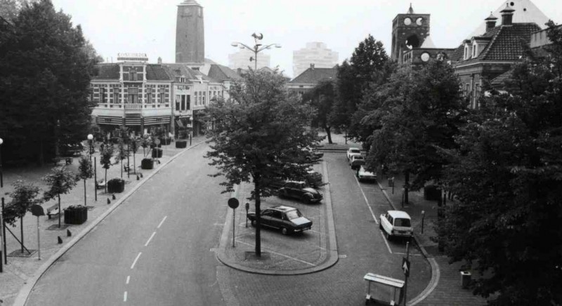 Markt 31 Richting Langestraat met links VVV-kantoor 1972.jpg
