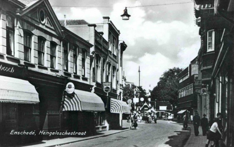 Hengelosestraat 29-31-33-35 Kraayenbrink links nu Korte Hengelosestraat.1950.jpg