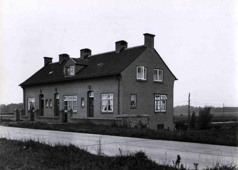 Bruggenmorsweg 180-182-184 dienstwoningen rioolwaterzuivering 1943.jpg