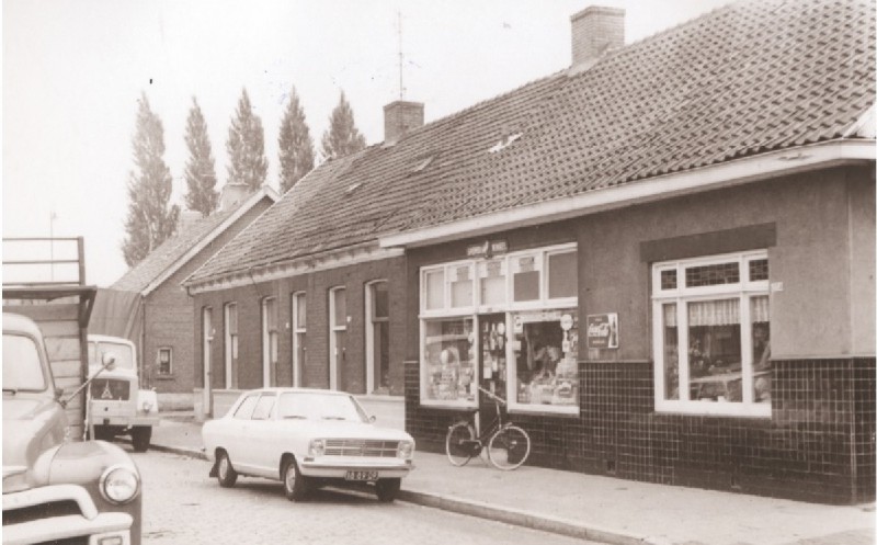 Getfertweg 206 winkel in levensmiddelen Sperwer 1967.jpg